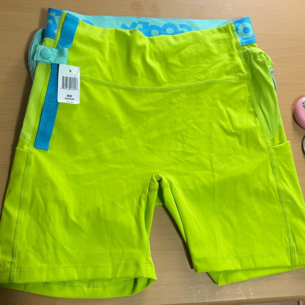 NWT EXCLUSIVE DISNEY x OUTDOOR VOICES Goofy yoga/workout shorts size M